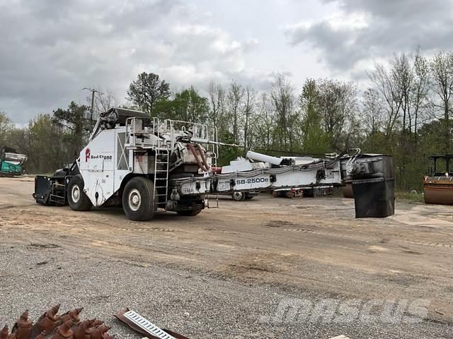 Roadtec 2500E 物料運輸車輛