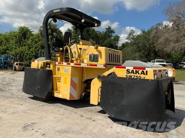 Sakai GW750-2 膠輪滾壓機