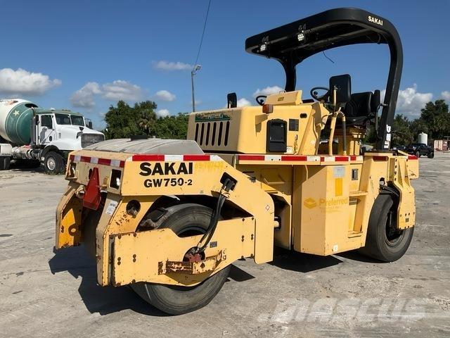Sakai GW750-2 膠輪滾壓機