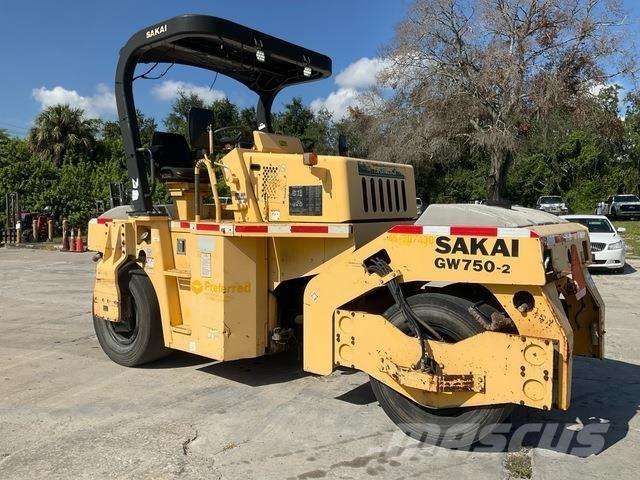 Sakai GW750-2 膠輪滾壓機