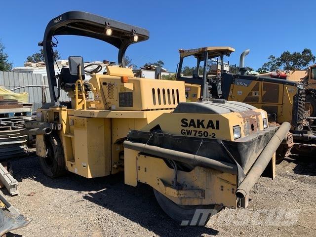 Sakai GW750-2 膠輪滾壓機