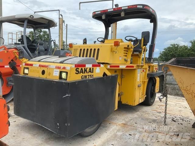 Sakai GW751 膠輪滾壓機