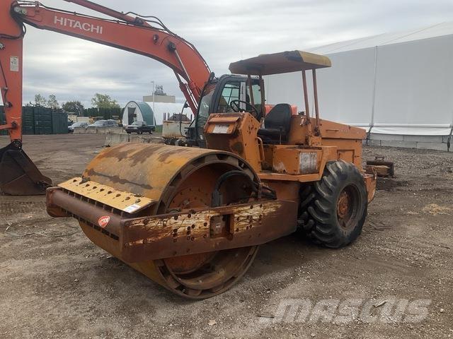 Sakai SV70TF 單輪滾壓機