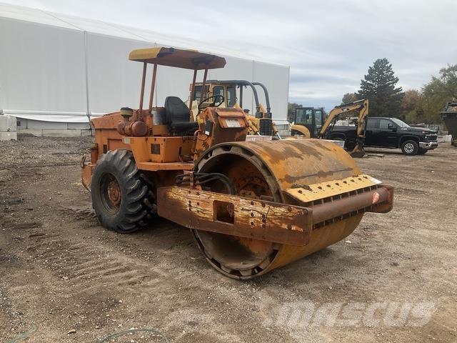 Sakai SV70TF 單輪滾壓機