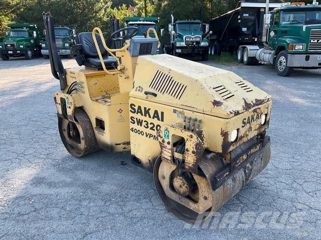 Sakai SW320 雙輪滾壓機