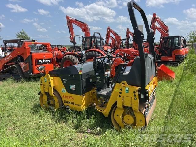 Sakai SW354 雙輪滾壓機