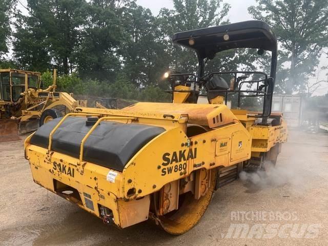 Sakai SW880 雙輪滾壓機