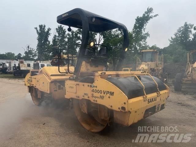 Sakai SW880 雙輪滾壓機