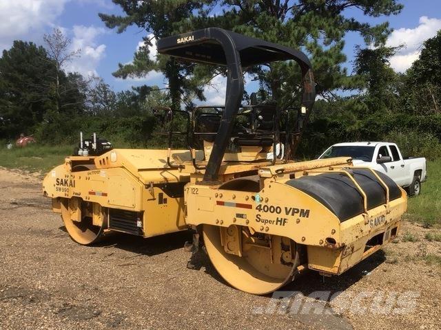 Sakai SW990 雙輪滾壓機