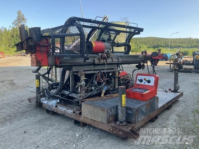 Sandvik DE140i 鑽孔機
