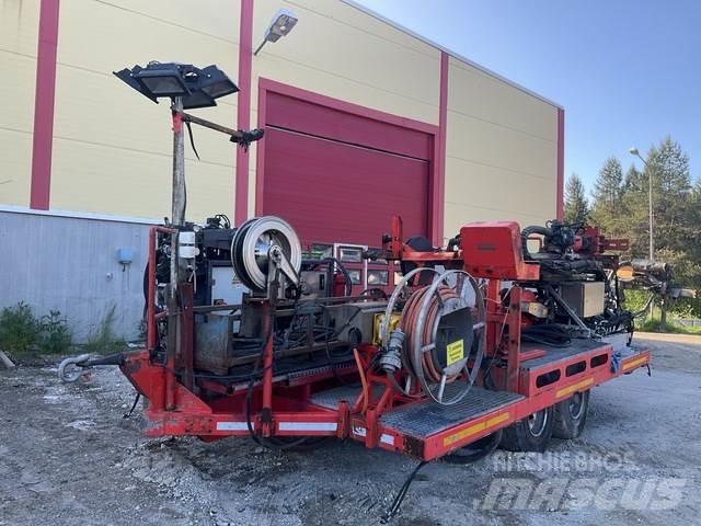 Sandvik DE140i 鑽孔機
