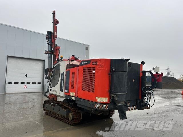 Sandvik DX800 鑽孔機