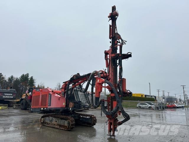Sandvik DX800 鑽孔機