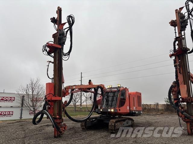 Sandvik DX800 鑽孔機