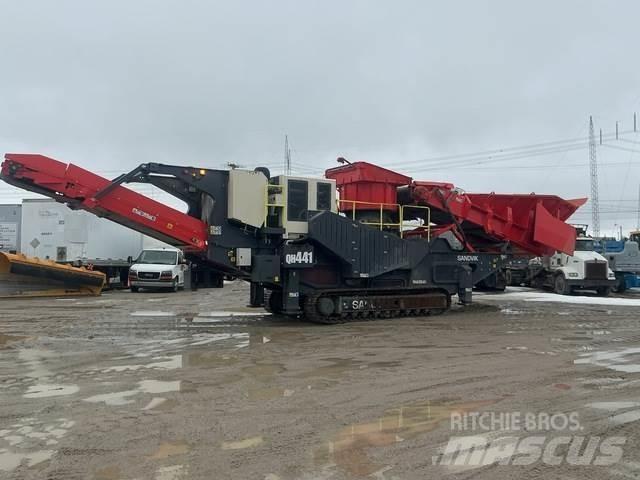 Sandvik QH441 破碎機