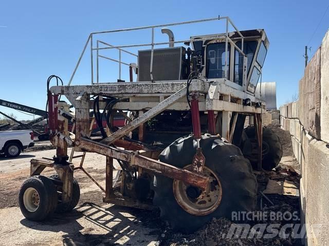 Scarab 14 HYD 堆肥攪拌翻堆機