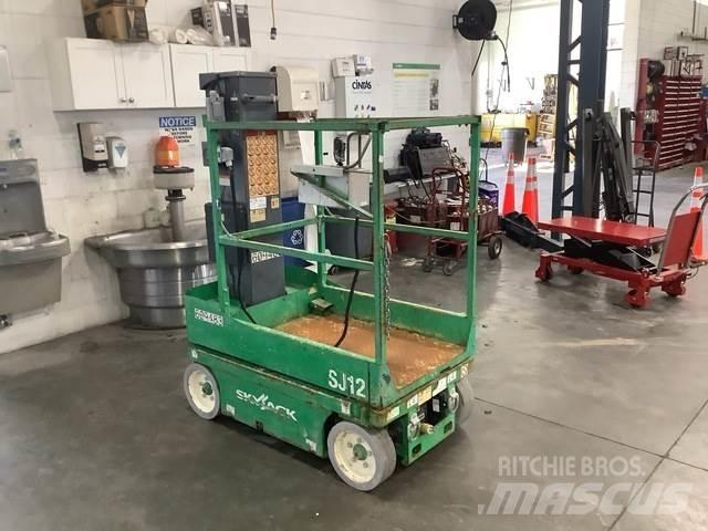 SkyJack SJ12 垂直升降工作台