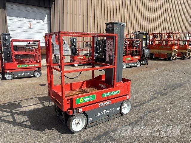 SkyJack SJ12 垂直升降工作台