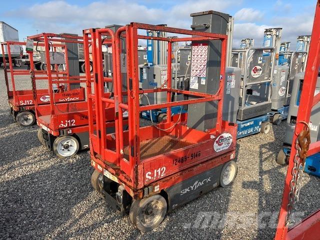 SkyJack SJ12 垂直升降工作台