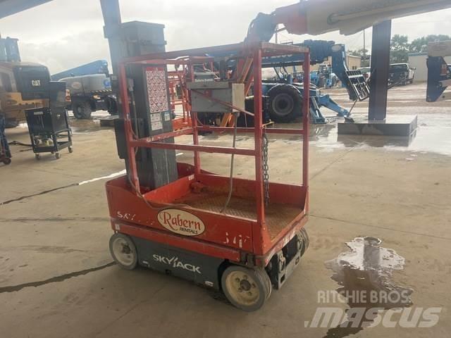 SkyJack SJ16 垂直升降工作台