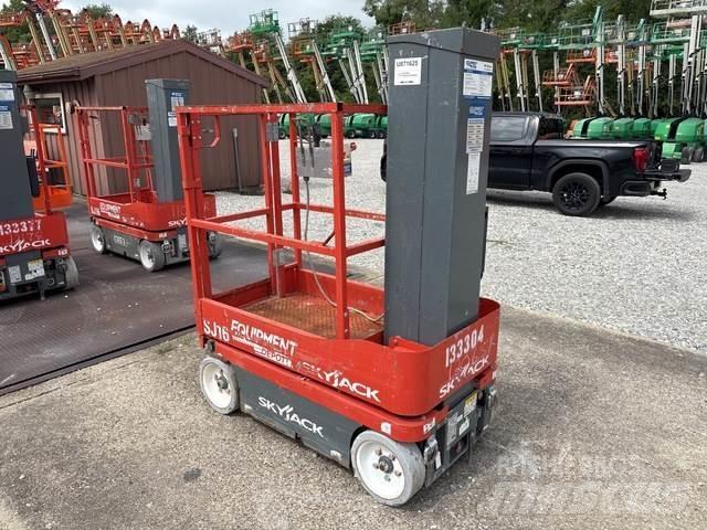 SkyJack SJ16 垂直升降工作台