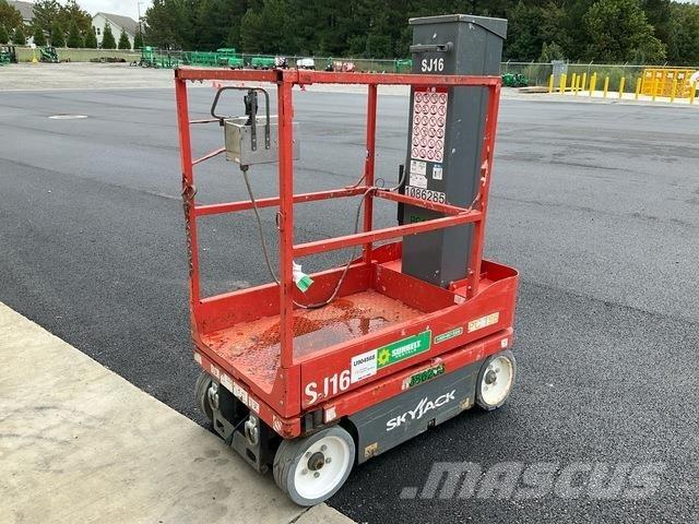 SkyJack SJ16 垂直升降工作台