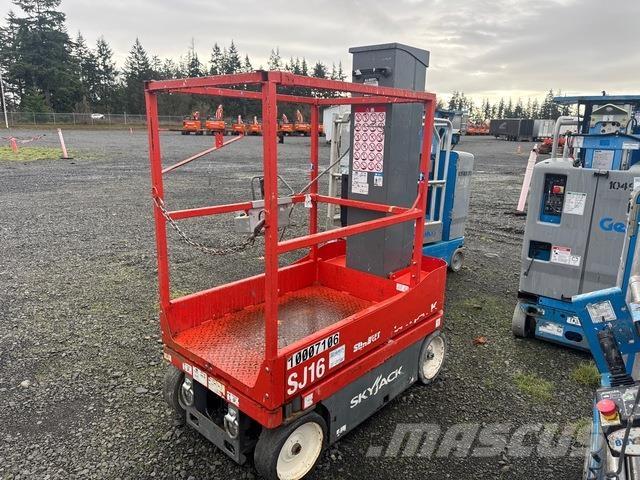 SkyJack SJ16 垂直升降工作台