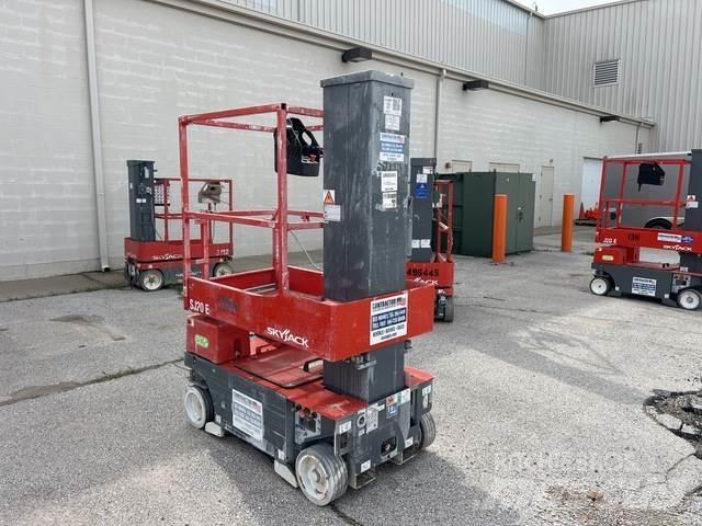 SkyJack SJ20E 垂直升降工作台