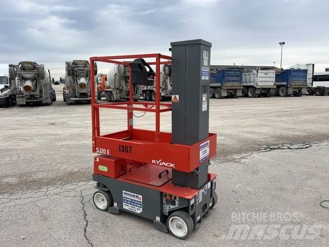SkyJack SJ20E 垂直升降工作台
