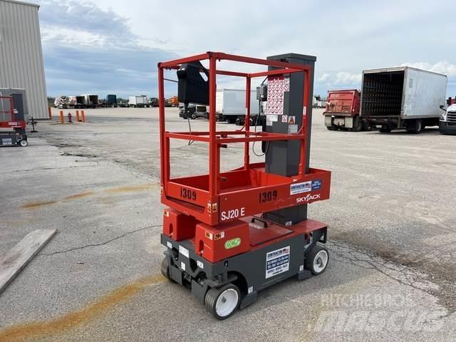 SkyJack SJ20E 垂直升降工作台