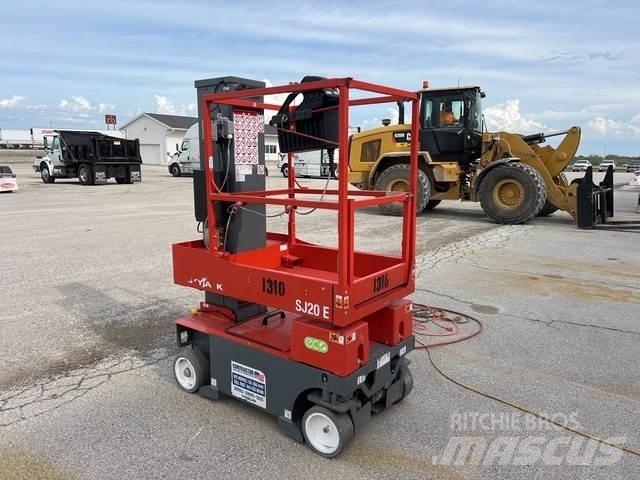 SkyJack SJ20E 垂直升降工作台