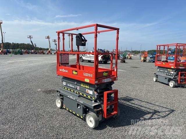 SkyJack SJ3219 剪式升降機