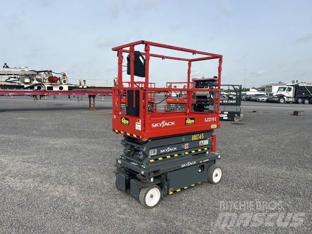 SkyJack SJ3219 剪式升降機