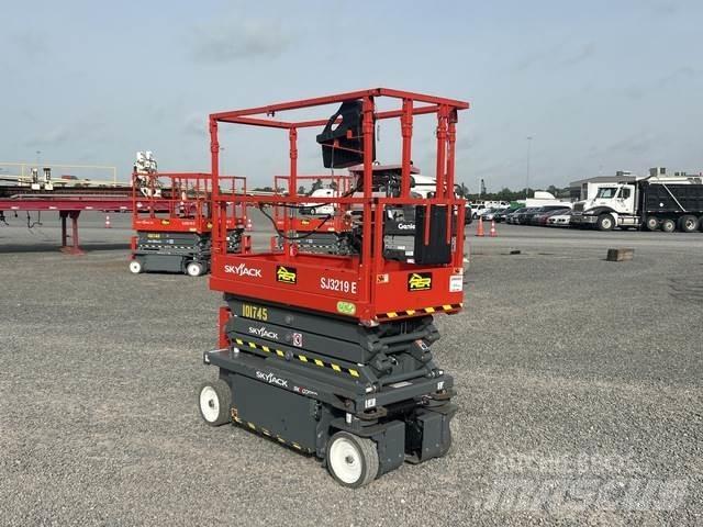 SkyJack SJ3219 剪式升降機