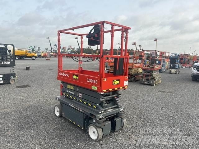 SkyJack SJ3219 剪式升降機
