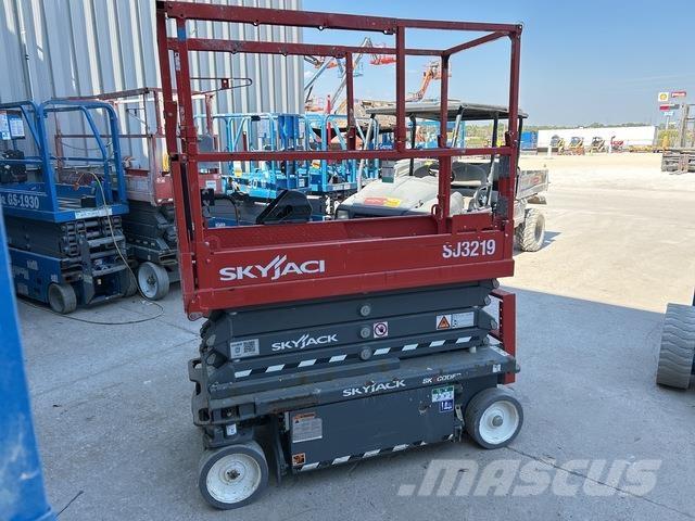 SkyJack SJ3219 剪式升降機