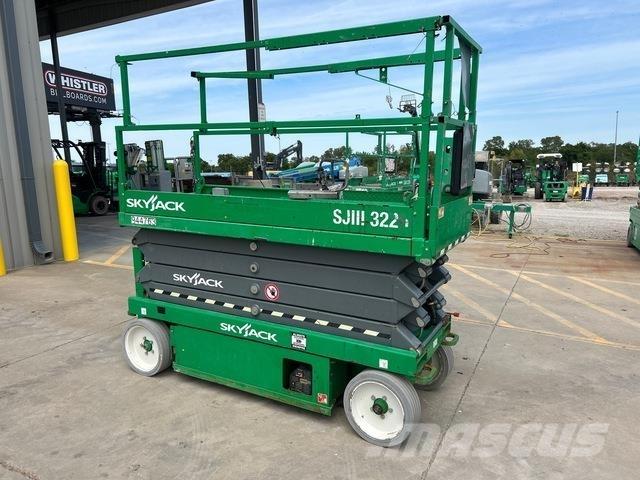 SkyJack SJ3226 剪式升降機