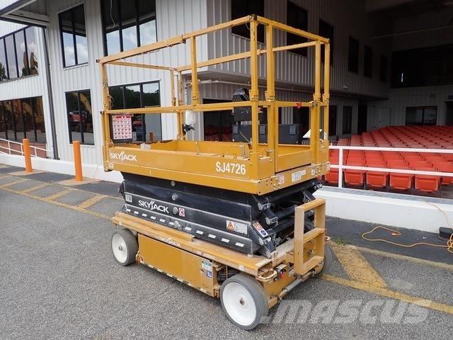 SkyJack SJ4726 剪式升降機