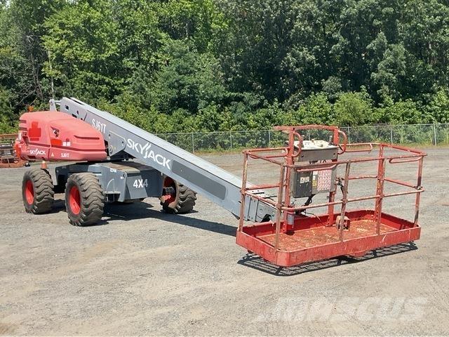 SkyJack SJ61T 伸縮臂高空作業車