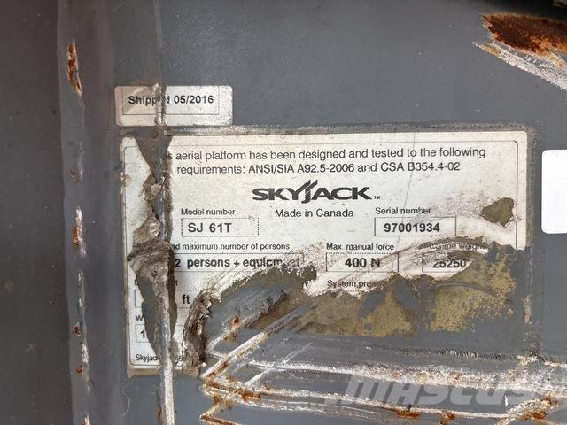 SkyJack SJ61T 伸縮臂高空作業車