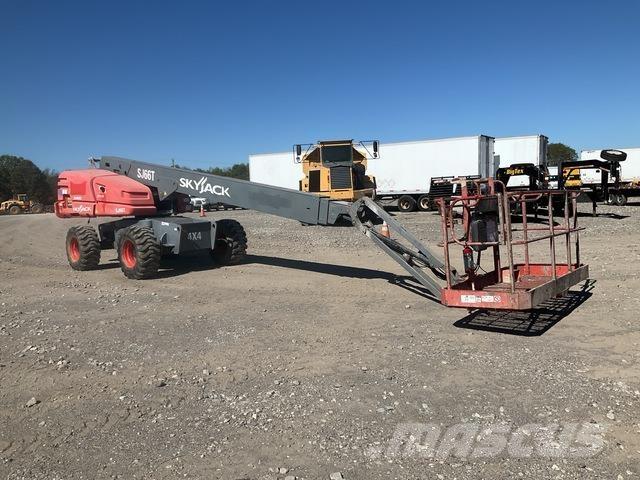 SkyJack SJ66T 伸縮臂高空作業車