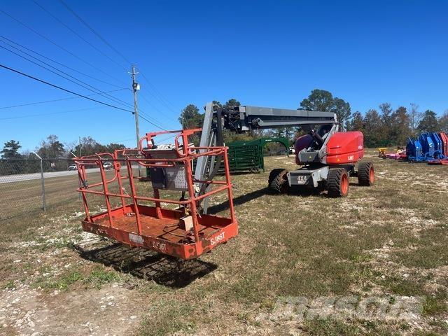 SkyJack SJ86T 伸縮臂高空作業車