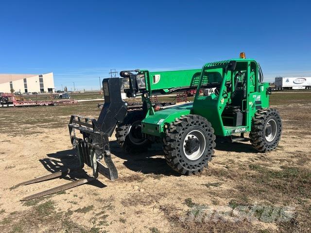 SkyTrak 6036 伸縮臂操作車