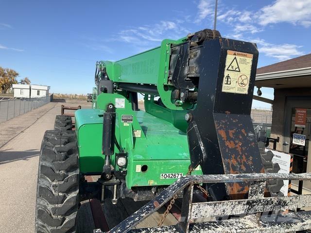 SkyTrak 6036 伸縮臂操作車