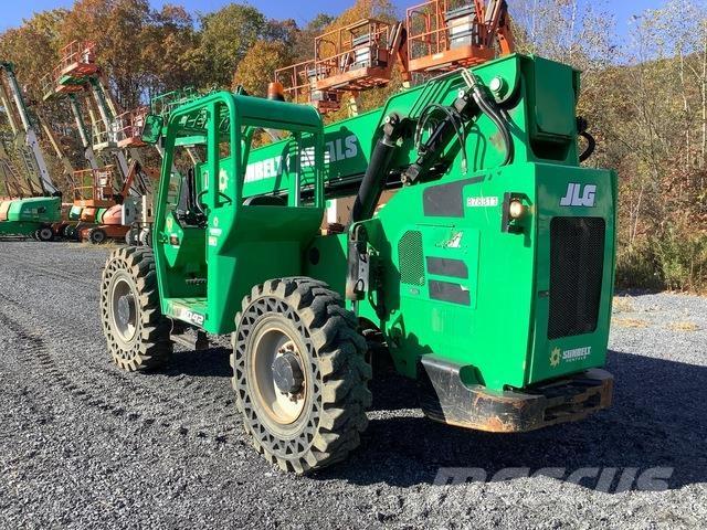 SkyTrak 6042 伸縮臂操作車