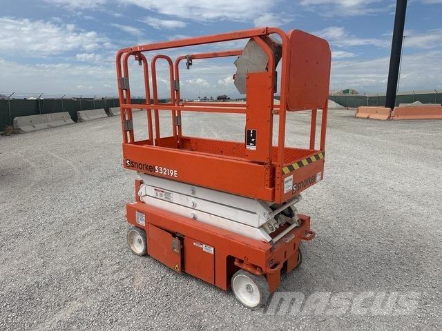Snorkel S3219E 剪式升降機