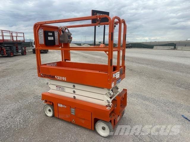 Snorkel S3219E 剪式升降機