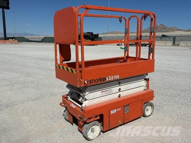 Snorkel S3219E 剪式升降機