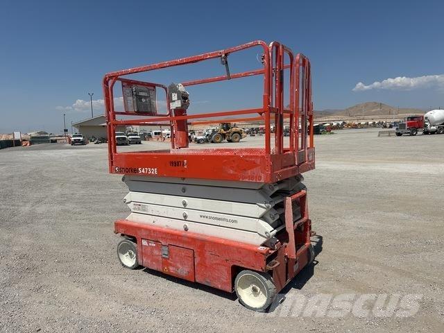 Snorkel S4732E 剪式升降機
