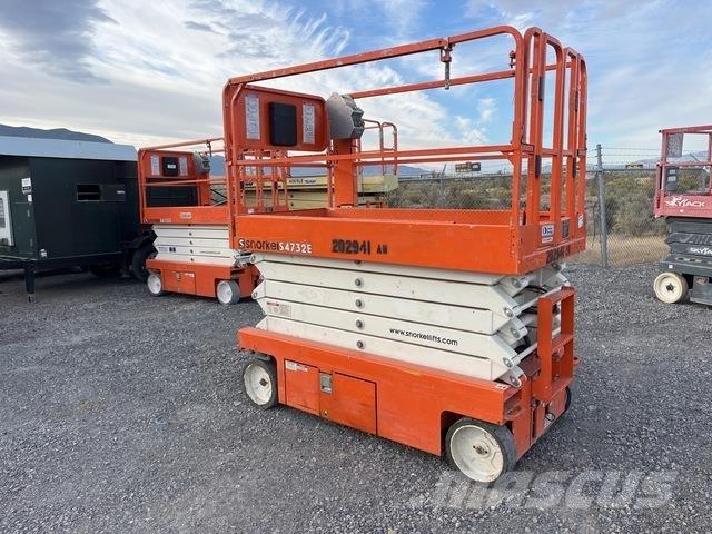 Snorkel S4732E 剪式升降機